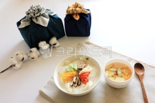 떡국, 떡, 고명, 계란, 고추, 사진,이미지,일러스트,캘리그라피 - wonderlandi작가 크라우드픽 - 저작권 걱정 없는 상업용 이미지