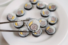 김밥, 달팽이김밥, 이색김밥, 김밥종류, 김밥만들기, 사진,이미지,일러스트,캘리그라피 - 샤인머스켓작가 크라우드픽 - 저작권 걱정 없는 상업용... 