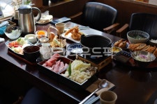 일식집, 일식요리, 일식, 점심특선, 스키야키정식, 사진,이미지,일러스트,캘리그라피 - 산타고라니작가 크라우드픽 - 저작권 걱정 없는 상업용 이미지