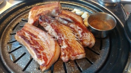 삼겹살, 마이야르, 구이, fork, 맬젓, 사진,이미지,일러스트,캘리그라피 - jacob.park작가 크라우드픽 - 저작권 걱정 없는 상업용 이미지