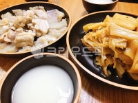 항아리, 막걸리, 삼합, 삼겹살, 묵은지, 사진,이미지,일러스트,캘리그라피 - LucyDiamond작가 크라우드픽 - 저작권 걱정 없는 상업용 이미지