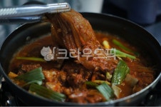 묵은지갈비찜, 묵은지등갈비찜, mugeunjideunggalbijjim, stewedbackribswithagedkimchi, 김치찜, 사진,이미지,일러스트,캘리그라피... 