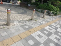 볼라드, 입구, 보도, 판석, 도로, 사진,이미지,일러스트,캘리그라피 - 오랑지나작가 크라우드픽 - 저작권 걱정 없는 상업용 이미지