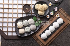 떡, 찹쌀떡, 간식, 전통음식, 한식, 사진,이미지,일러스트,캘리그라피 - Nshims77작가 크라우드픽 - 저작권 걱정 없는 상업용 이미지