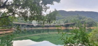 자연, 강, 산, 나무, 다리, 사진,이미지,일러스트,캘리그라피 - 몽마르지작가 크라우드픽 - 저작권 걱정 없는 상업용 이미지