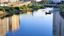 강변길, 강, 물, 제방, 교량, 사진,이미지,일러스트,캘리그라피 - chego21작가 크라우드픽 - 저작권 걱정 없는 상업용 이미지