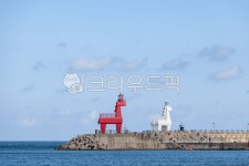 제주바다, 푸른바다, 푸른하늘, 등대, 제주도, 사진,이미지,일러스트,캘리그라피 - eustress작가 크라우드픽 - 저작권 걱정 없는 상업용 이미지