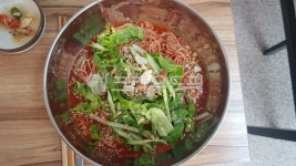 비빔국수, 맛집, 천안맛집, 달달한국수, 신계리맛집, 사진,이미지,일러스트,캘리그라피 - 푸른창공작가 크라우드픽 - 저작권 걱정 없는 상업용 이미지