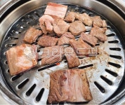 이동갈비, 포천이동갈비, 숯불갈비, 숯불고기, 숯불이동갈비, 사진,이미지,일러스트,캘리그라피 - 먹방작가 크라우드픽 - 저작권 걱정 없는 상업용... 