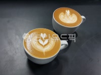 라떼아트, 커피, 로제타, 3단튤립, 라떼, 사진,이미지,일러스트,캘리그라피 - Zelia작가 크라우드픽 - 저작권 걱정 없는 상업용 이미지