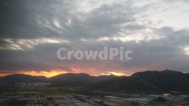 제이디해뜰마을 | 마을풍경, 해뜰때, 일출, 구름, 자연풍경, 사진,이미지,일러스트,캘리그라피 - 뭉게구름22작가 크라우드픽 - 저작권 걱정 없는 상업용 이미지
