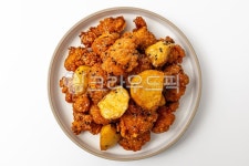 꿀닭강정, 닭강정, 꿀, 닭고기, 튀김, 사진,이미지,일러스트,캘리그라피 - Ntjdals2245작가 크라우드픽 - 저작권 걱정 없는 상업용 이미지