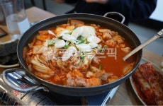 김치, 떡, 두루치기, 음식, food, 사진,이미지,일러스트,캘리그라피 - nearnights작가 크라우드픽 - 저작권 걱정 없는 상업용 이미지