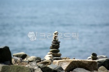 돌탑, 바다, 해변, 돌, 자연, 사진,이미지,일러스트,캘리그라피 - 횽횽작가 크라우드픽 - 저작권 걱정 없는 상업용 이미지