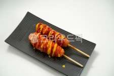 핫도그, 간식, 먹거리, 주전부리, 패스트푸드, 사진,이미지,일러스트,캘리그라피 - pb이로작가 크라우드픽 - 저작권 걱정 없는 상업용 이미지