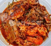 해물등뼈찜, 해물등갈비찜, 등뼈, 등뼈찜, 등갈비, 사진,이미지,일러스트,캘리그라피 - 먹방작가 크라우드픽 - 저작권 걱정 없는 상업용 이미지