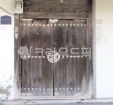 문, 대문, 목재, 나무대문, 시골집, 사진,이미지,일러스트,캘리그라피 - 블랙션작가 크라우드픽 - 저작권 걱정 없는 상업용 이미지