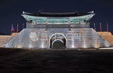 창룡문, 동문, 수원화성, 수원화성야경, 화성, 사진,이미지,일러스트,캘리그라피 - Deep bLUE작가 크라우드픽 - 저작권 걱정 없는 상업용 이미지
