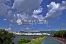 한강, 덕소, 자전거도로, 구름, 자연, 사진,이미지,일러스트,캘리그라피 - Deep bLUE작가 크라우드픽 - 저작권 걱정 없는 상업용 이미지