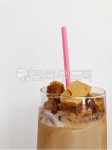 달고나, 커피, coffee, 달고나커피, 흰색배경, 사진,이미지,일러스트,캘리그라피 - yulmok작가 크라우드픽 - 저작권 걱정 없는 상업용 이미지
