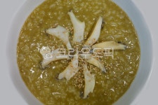 전복, 전복죽, 요리, 음식, 죽, 사진,이미지,일러스트,캘리그라피 - 횽횽작가 크라우드픽 - 저작권 걱정 없는 상업용 이미지