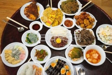 집밥, 잔치상, 잔치, 파티, 생일, 사진,이미지,일러스트,캘리그라피 - 닝닝레이작가 크라우드픽 - 저작권 걱정 없는 상업용 이미지