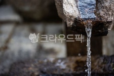 약수, 약수터, 샘물, 약수물, 약숫물, 사진,이미지,일러스트,캘리그라피 - 시롱이아빠작가 크라우드픽 - 저작권 걱정 없는 상업용 이미지
