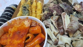 분식, 떡볶이, 순대, 순대내장, 튀김, 사진,이미지,일러스트,캘리그라피 - 김자몽작가 크라우드픽 - 저작권 걱정 없는 상업용 이미지