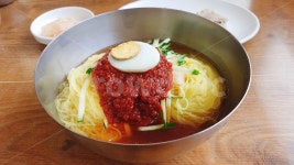 음식, 맛집, 밀면, 먹방, 여름, 사진,이미지,일러스트,캘리그라피 - Nbeom302작가 크라우드픽 - 저작권 걱정 없는 상업용 이미지