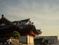 한옥, 노을, 소나무, 하늘, 구름, 사진,이미지,일러스트,캘리그라피 - seonmin27작가 크라우드픽 - 저작권 걱정 없는 상업용 이미지