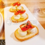 디저트, 토마토, 방울토마토, 과자, 쿠키, 사진,이미지,일러스트,캘리그라피 - 모먼트111작가 크라우드픽 - 저작권 걱정 없는 상업용 이미지