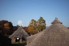 배경, 암사유적지, 선사유적지, 초가움집, 움집, 사진,이미지,일러스트,캘리그라피 - 풀초작가 크라우드픽 - 저작권 걱정 없는 상업용 이미지