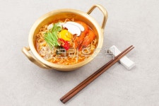 라면, 계란, 채소, 국수, 버섯, 사진,이미지,일러스트,캘리그라피 - 박프로 진Studio작가 크라우드픽 - 저작권 걱정 없는 상업용 이미지