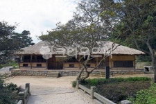 수덕여관, 초가집, 초가, 사적지, 충청남도의기념물, 사진,이미지,일러스트,캘리그라피 - Deep bLUE작가 크라우드픽 - 저작권 걱정 없는 상업용... 
