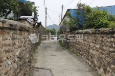 돌담, 강진병영돌담, 강진병영, 돌담길, 병영돌담길, 사진,이미지,일러스트,캘리그라피 - 야생늑대작가 크라우드픽 - 저작권 걱정 없는 상업용 이미지