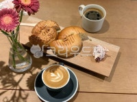 커피, 카페, coffee, 크림치즈, 베이글, 사진,이미지,일러스트,캘리그라피 - 쩝쩝박사24작가 크라우드픽 - 저작권 걱정 없는 상업용 이미지