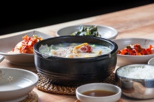 도가니탕, 한우도가니탕, 곰탕, 한우곰탕, 인삼, 사진,이미지,일러스트,캘리그라피 - 미미스튜디오작가 크라우드픽 - 저작권 걱정 없는 상업용 이미지