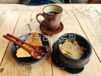 8.15전통찻집카페 | 아메리카노, 쌍화차, 다과, 카페, 전통찻집, 사진,이미지,일러스트,캘리그라피 - 하늘의천사작가 크라우드픽 - 저작권 걱정 없는 상업용 이미지