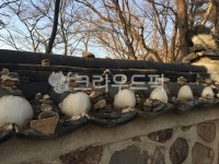 기와, 가옥, 옛집, 지붕, 담벼락, 사진,이미지,일러스트,캘리그라피 - JOY123작가 크라우드픽 - 저작권 걱정 없는 상업용 이미지