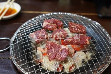 고기, 숯불구이, 소고기, 구이요리, 야키니꾸, 사진,이미지,일러스트,캘리그라피 - 볶음김치작가 크라우드픽 - 저작권 걱정 없는 상업용 이미지