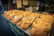 옛날통닭, 통닭, 옛날치킨, 치킨, 후라이드, 사진,이미지,일러스트,캘리그라피 - 노란꽃돼지작가 크라우드픽 - 저작권 걱정 없는 상업용 이미지