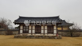 기와집, 양반집, 마당, 읍성, 성읍, 사진,이미지,일러스트,캘리그라피 - 하나임작가 크라우드픽 - 저작권 걱정 없는 상업용 이미지