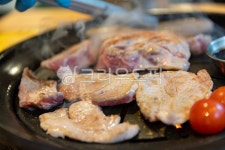 화로구이, 숯불구이, 고기구이, 고기, 고기굽기, 사진,이미지,일러스트,캘리그라피 - Jay00024작가 크라우드픽 - 저작권 걱정 없는 상업용 이미지