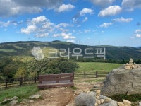 outdoors, bench, nature, 자연, 목장, 사진,이미지,일러스트,캘리그라피 - Nzzghkdxo90작가 크라우드픽 - 저작권 걱정 없는 상업용 이미지