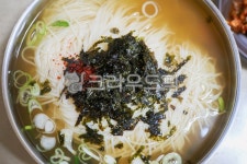 bowl, dish, 국수, 잔치국수, 김, 사진,이미지,일러스트,캘리그라피 - neon0083작가 크라우드픽 - 저작권 걱정 없는 상업용 이미지
