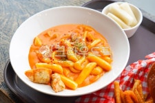 떡볶이, 분식, 고추장, 누들떡볶이, 매운맛, 사진,이미지,일러스트,캘리그라피 - 톤앤매너작가 크라우드픽 - 저작권 걱정 없는 상업용 이미지