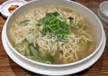 해물칼국수, 동죽, 칼국수, 면요리, 동죽칼국수, 사진,이미지,일러스트,캘리그라피 - 나이스가이드작가 크라우드픽 - 저작권 걱정 없는 상업용 이미지