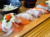 초밥, 연어초밥, 연어, 새우, 일식, 사진,이미지,일러스트,캘리그라피 - 꼰주작가 크라우드픽 - 저작권 걱정 없는 상업용 이미지