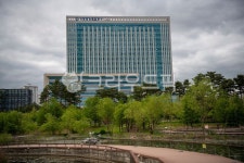 수원법원종합청사, 수원지법, 법조타운, 법원, 지법, 사진,이미지,일러스트,캘리그라피 - 밤색모자작가 크라우드픽 - 저작권 걱정 없는 상업용 이미지