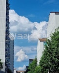 아파트, 아파트사이, 구름, 하늘, 파란, 사진,이미지,일러스트,캘리그라피 - eyabbbb작가 크라우드픽 - 저작권 걱정 없는 상업용 이미지